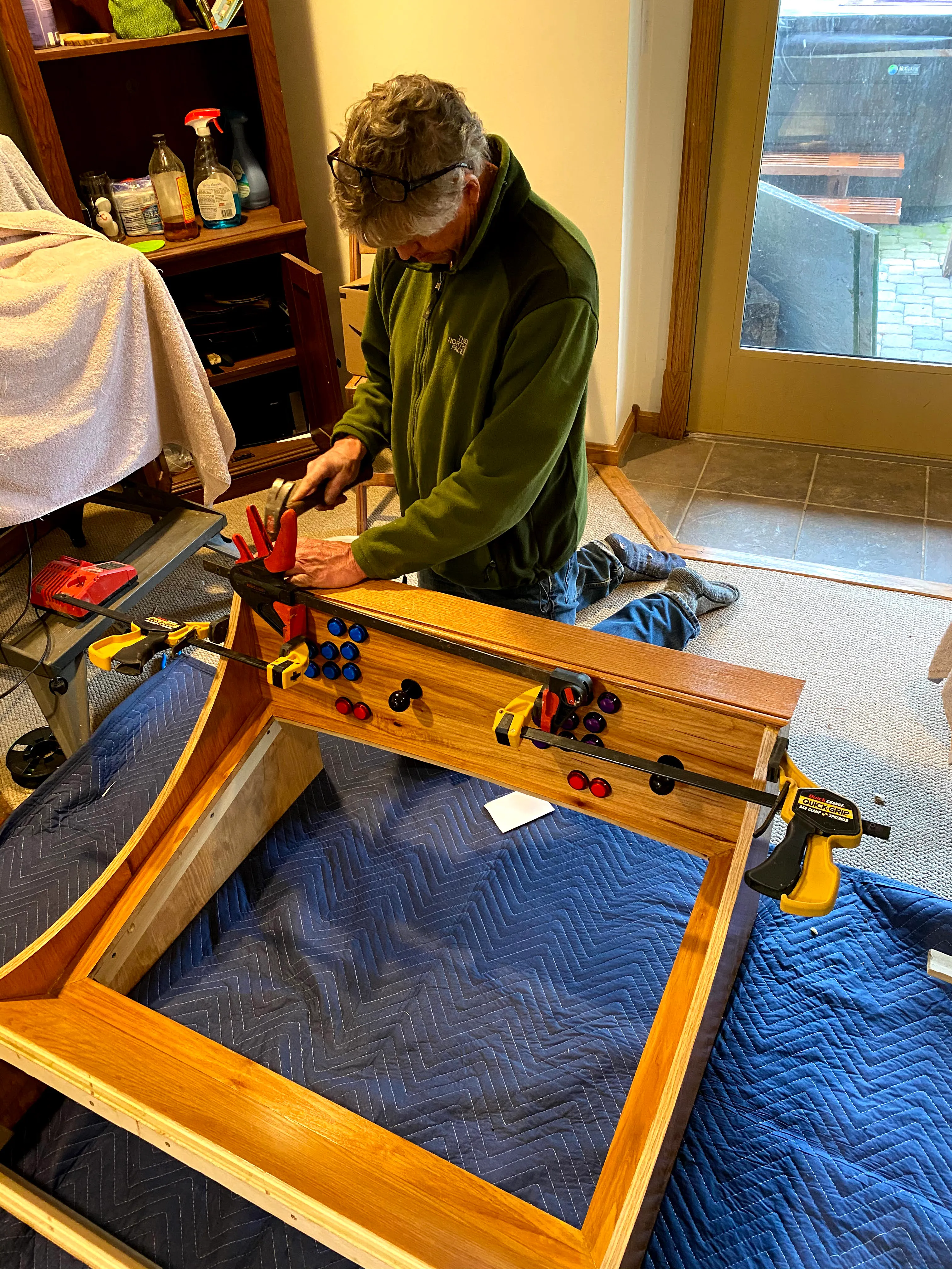 Assembling athe cabinet